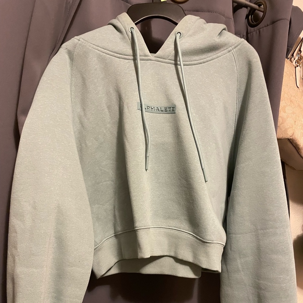 Alphalete cropped hopdie